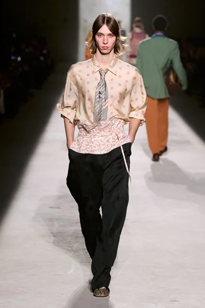Look 22